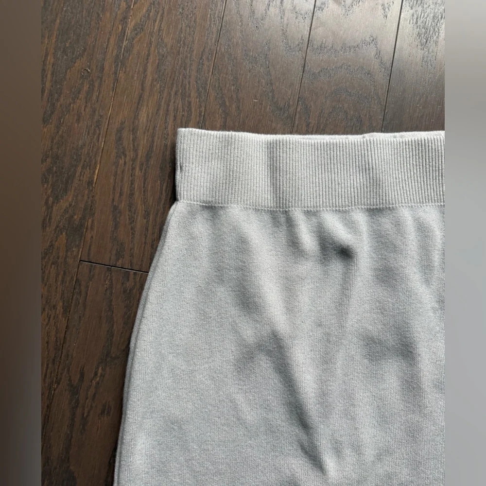 Banana Republic Shine Mini Sweater Skirt Size Small Silver Pull On Knit
